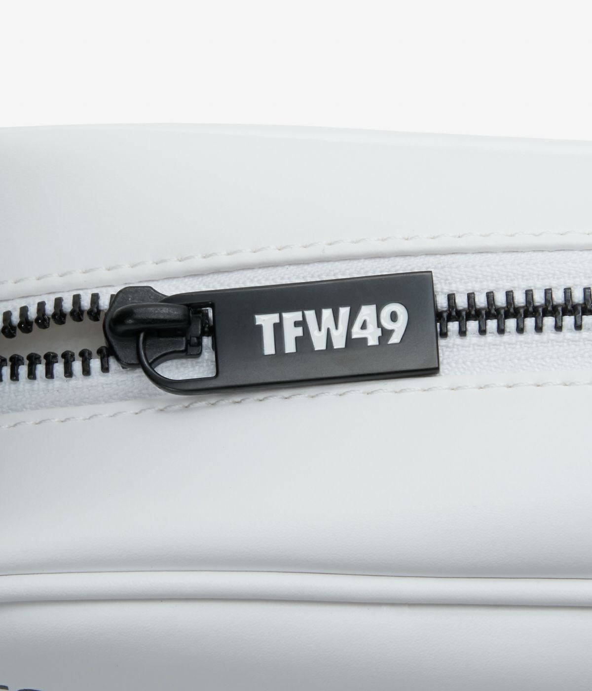 LEATHER SHOULDER BAG | TFW49（ティーエフダブリュー）Official EC Store