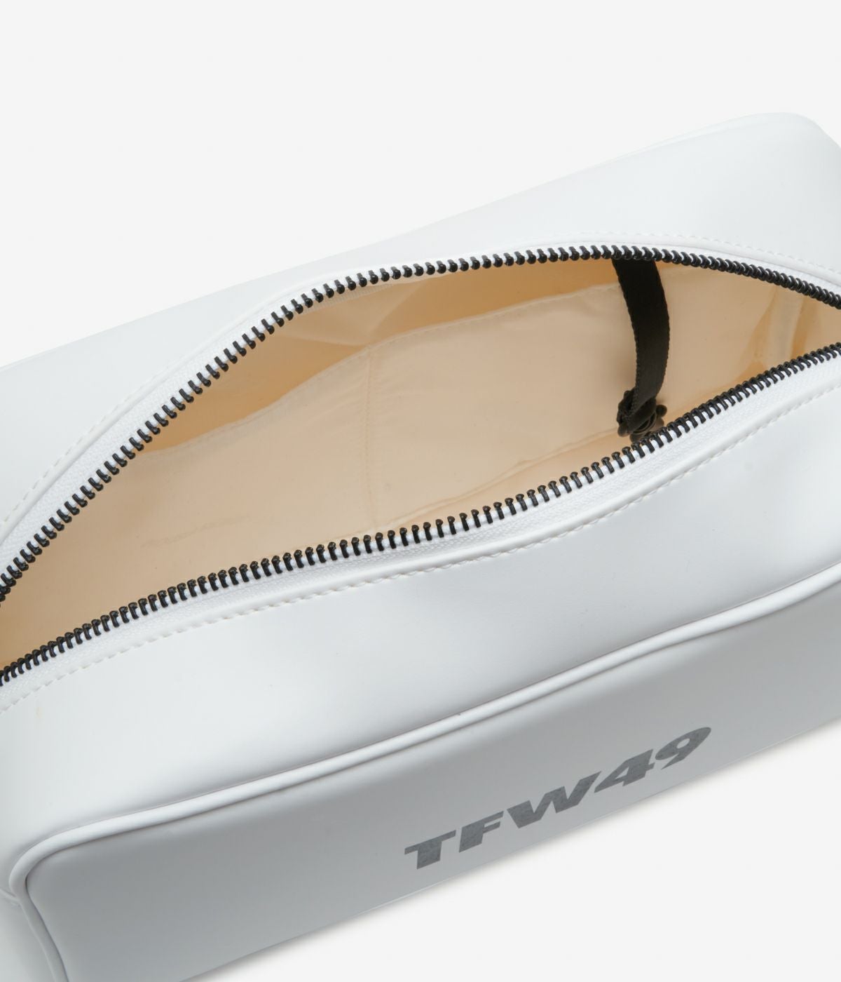 LEATHER MIDIUM POUCH | TFW49（ティーエフダブリュー）Official EC Store