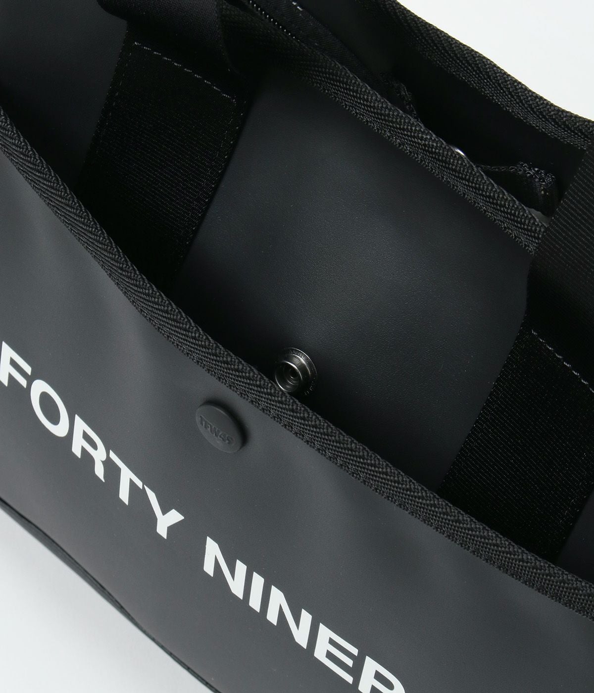 LEATHER ROUND BAG | TFW49（ティーエフダブリュー）Official EC Store