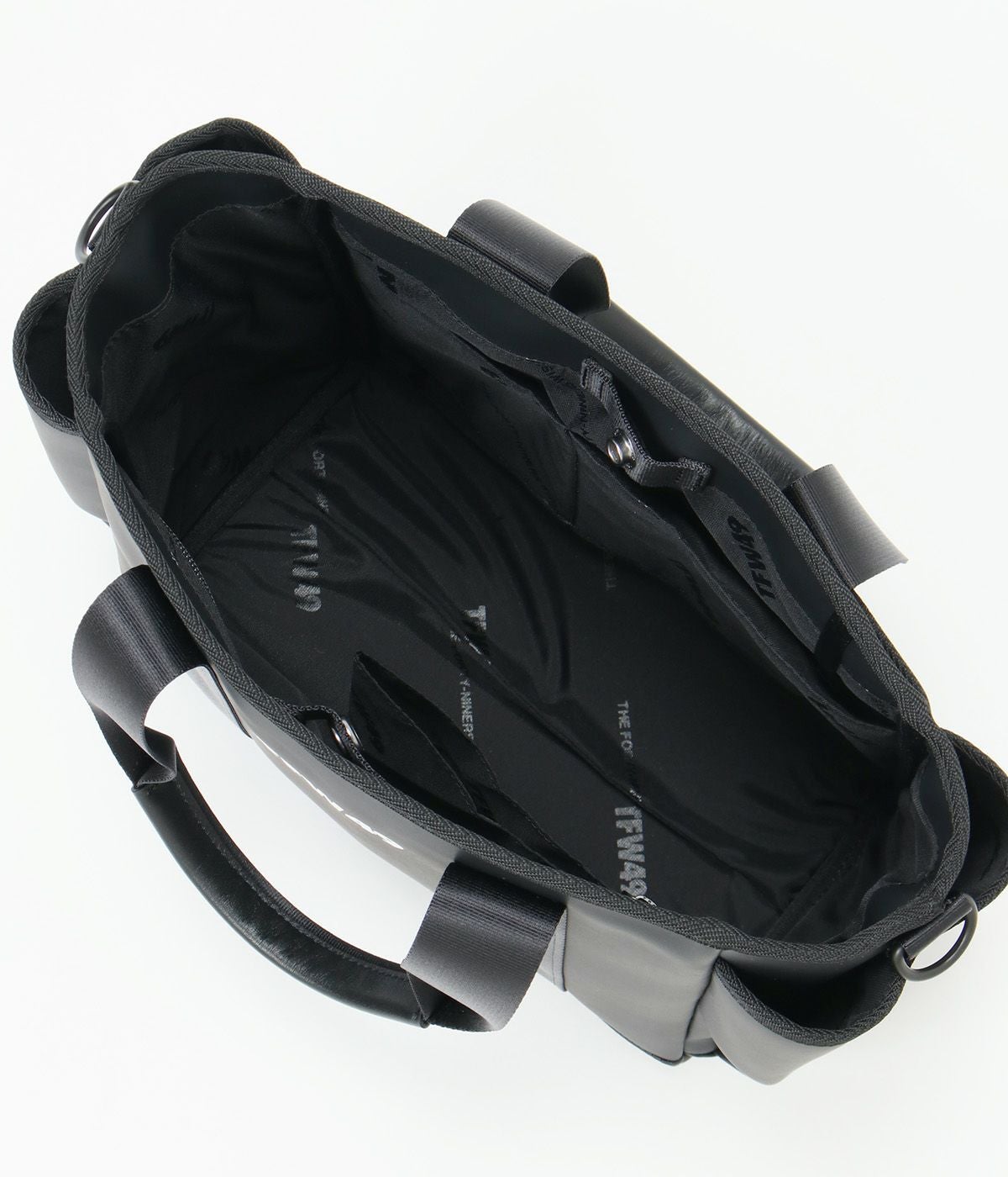 TFW49 レザーショルダーバッグ LEATHER ROUND BAG | TFW49（ティーエフダブリュー）Official EC Store