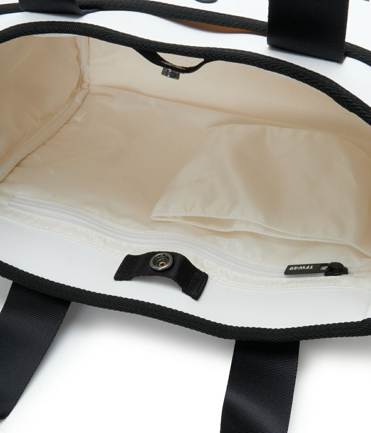 LEATHER ROUND BAG | TFW49（ティーエフダブリュー）Official EC Store