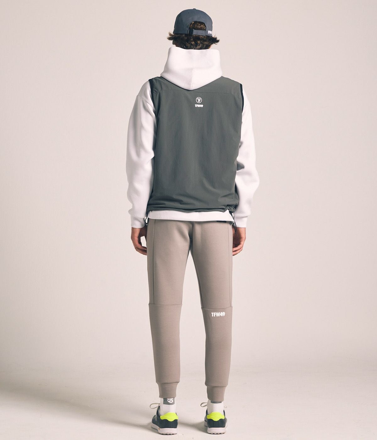 CARDBOARD MATERIAL JOGGER PANTS | TFW49（ティーエフダブリュー