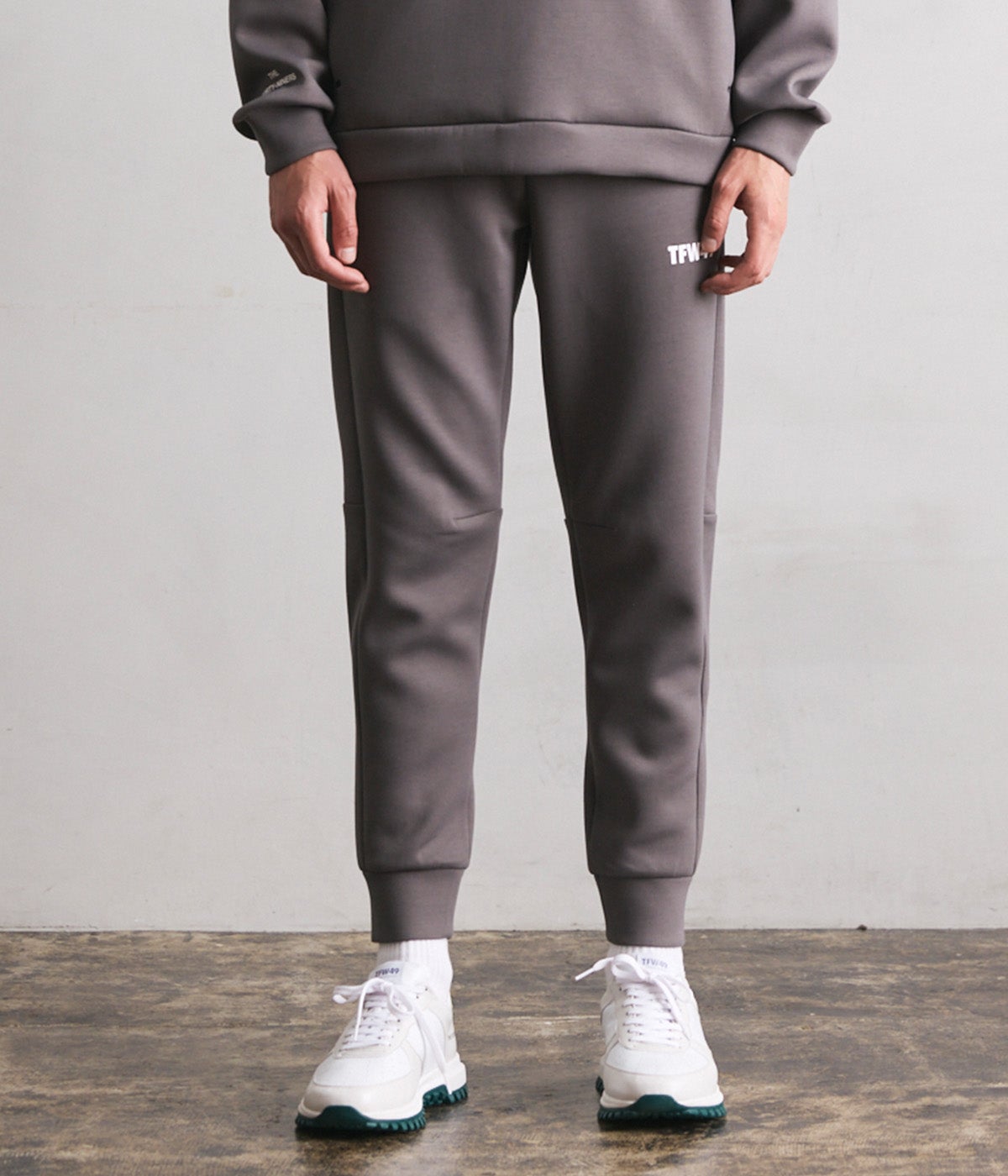CARDBOARD MATERIAL JOGGER PANTS | TFW49（ティーエフダブリュー