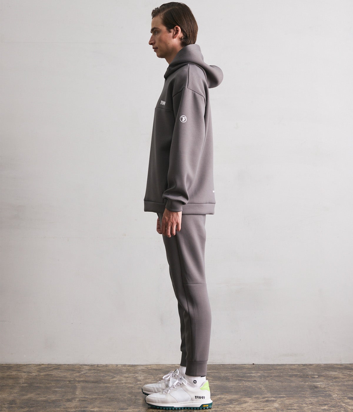 CARDBOARD MATERIAL JOGGER PANTS | TFW49（ティーエフダブリュー