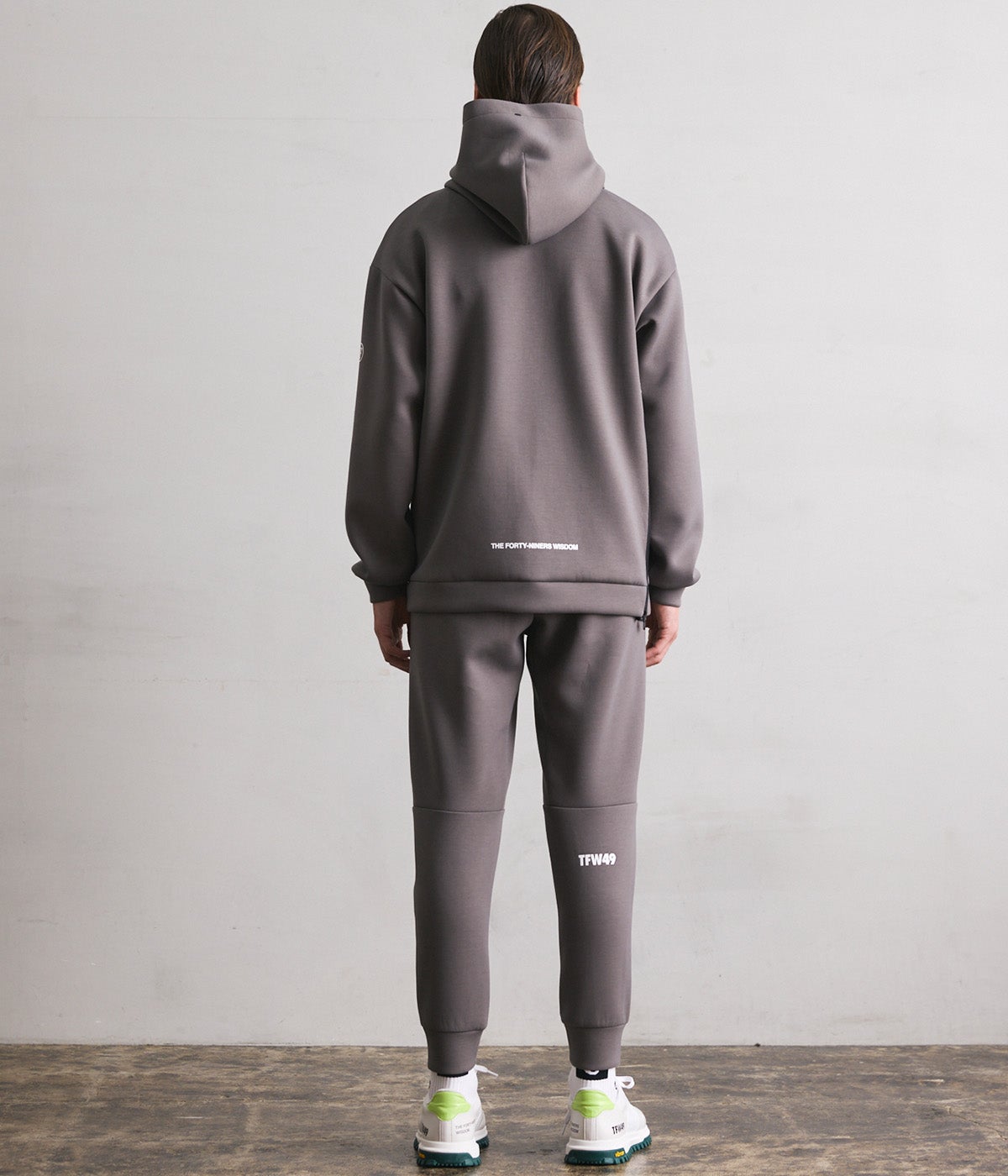 CARDBOARD MATERIAL JOGGER PANTS | TFW49（ティーエフダブリュー