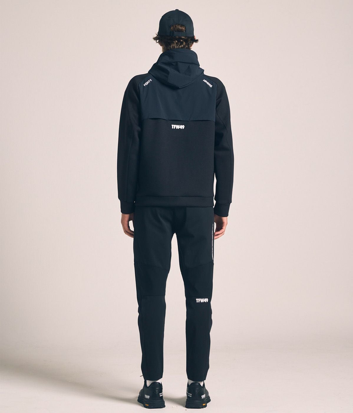 CARDBOARD MATERIAL FULL ZIP HOODIE | TFW49（ティーエフダブリュー
