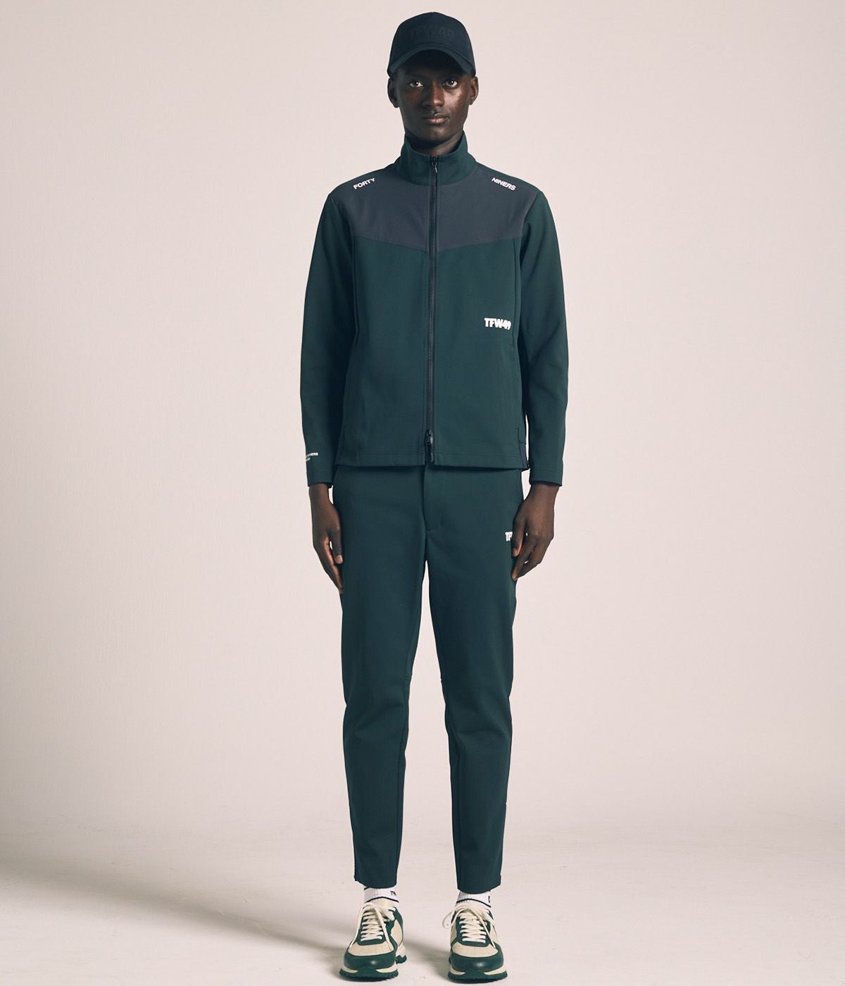 000000000923-25.jpg?size=xl&w=