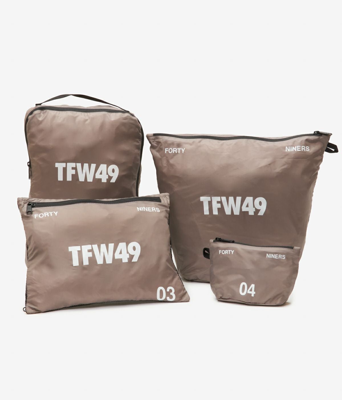 LEATHER MIDIUM POUCH | TFW49（ティーエフダブリュー）Official EC Store