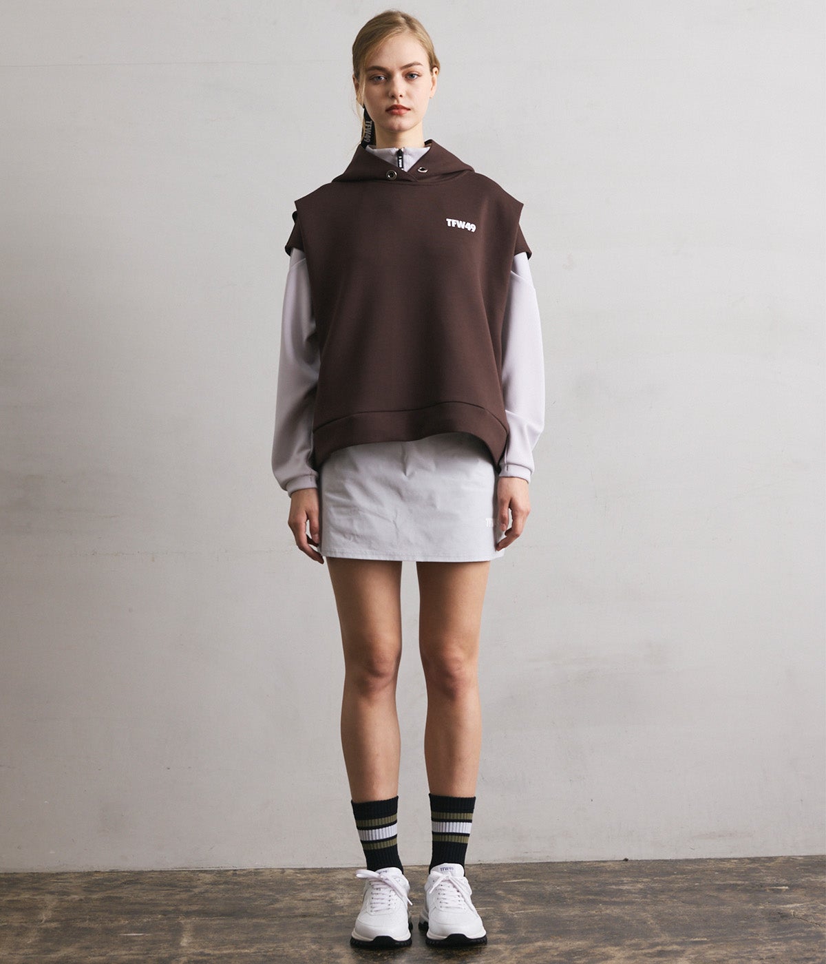OVERSIZED SLEEVELESS HOODIE | TFW49（ティーエフダブリュー