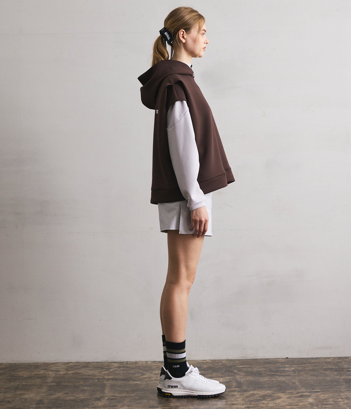 OVERSIZED SLEEVELESS HOODIE | TFW49（ティーエフダブリュー